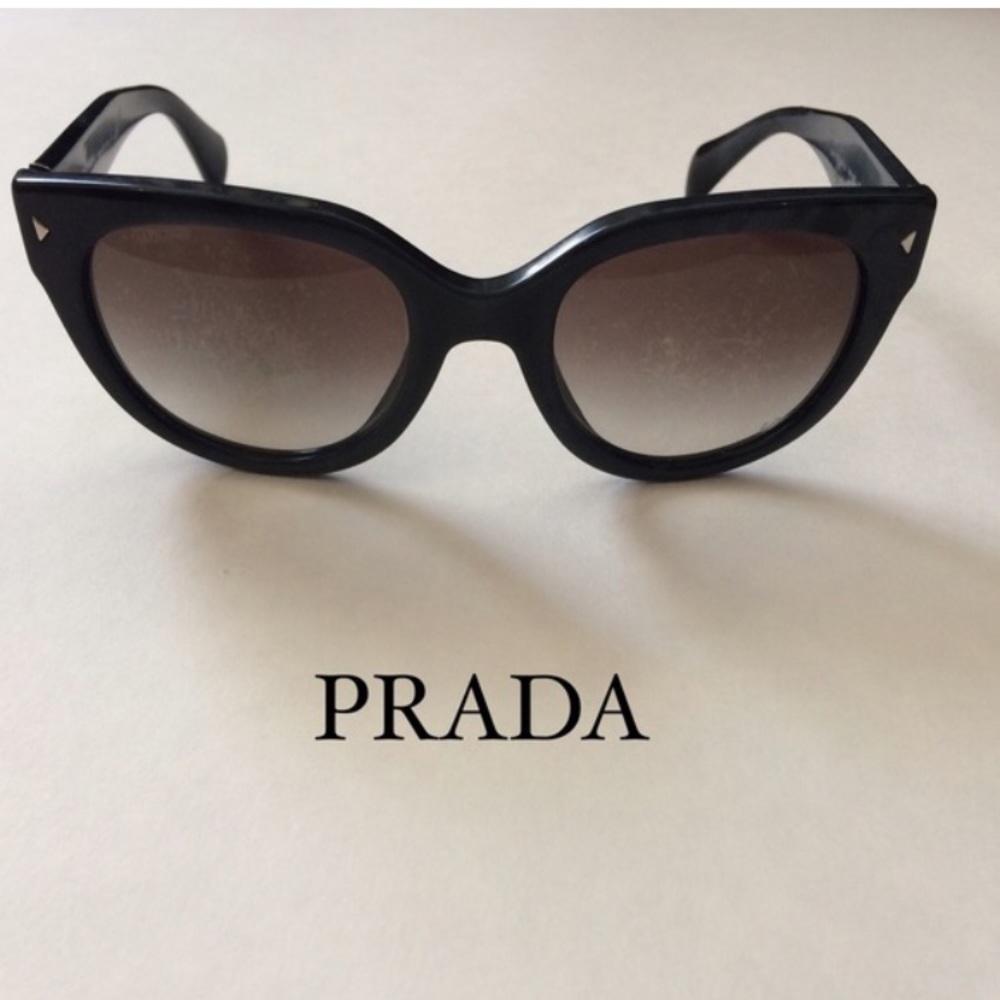 Prada cat eye sunglasses - Black